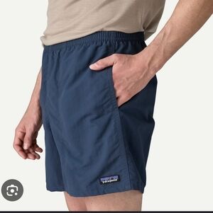 Patagonia medium short of blue man